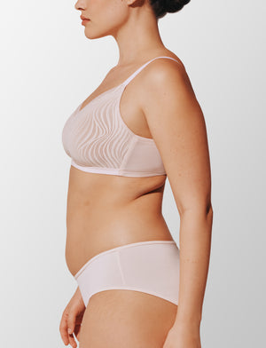 24/7® Classic Wireless Crossover Lace Minimizer