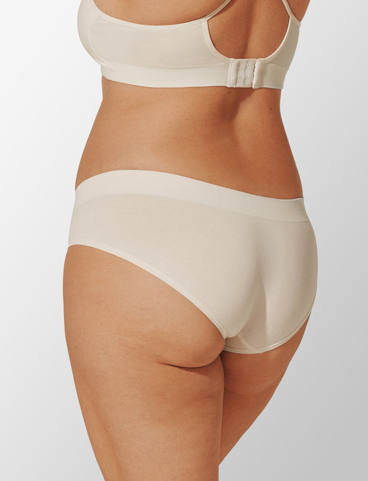 Seamless Cloud Cotton Hipster - Sea Salt - Nylon/spandex - ThirdLove,modelH