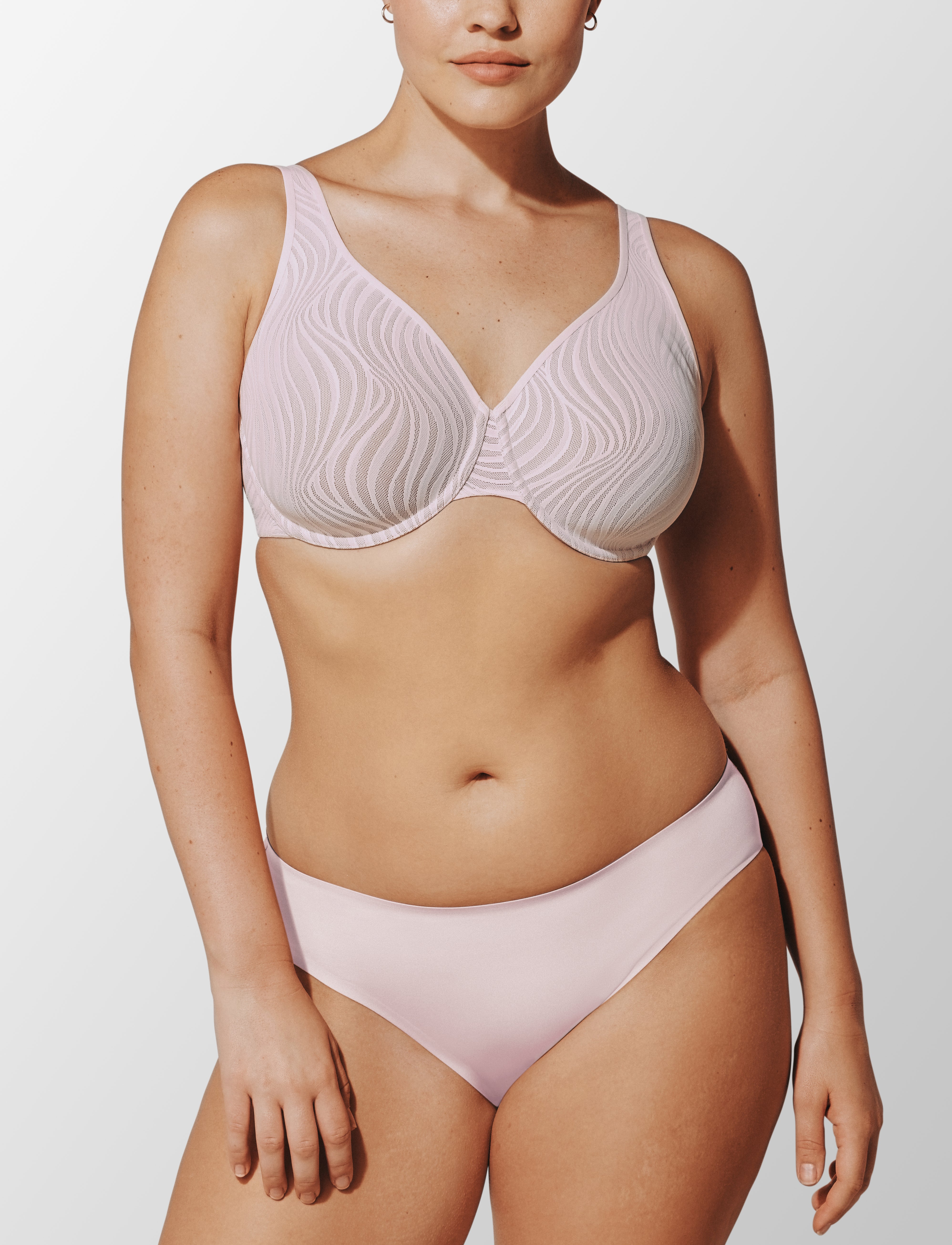 24/7 Classic Unlined Lace Minimizer