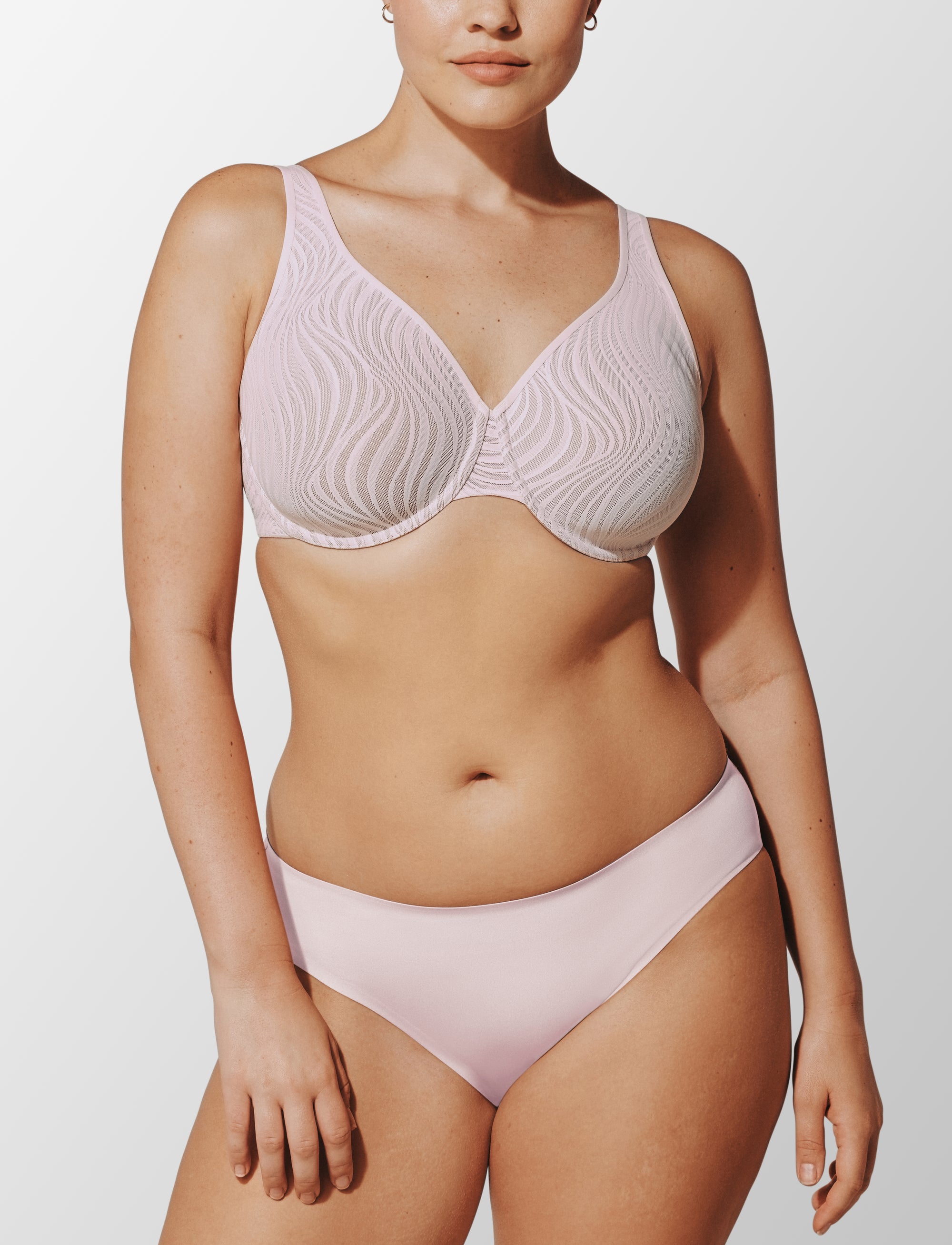 24/7® Classic Unlined Lace Minimizer