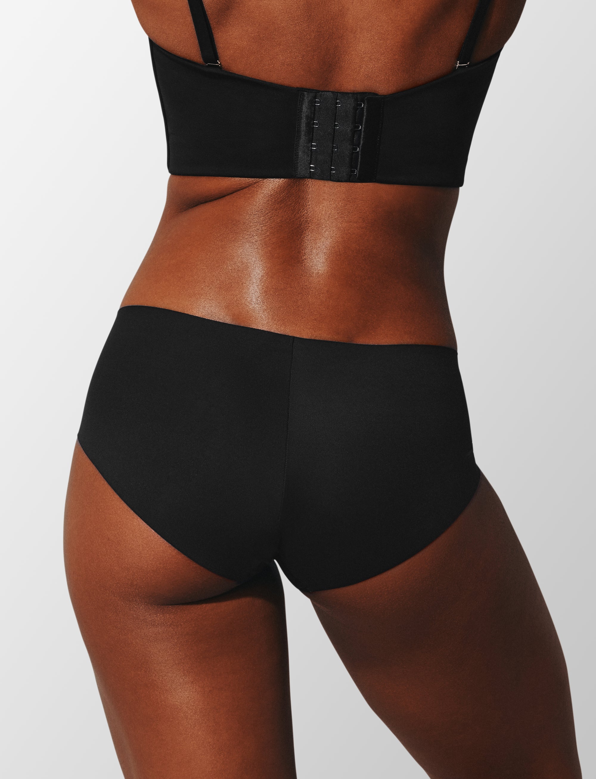 Zero Edge™ No-Show Hipster